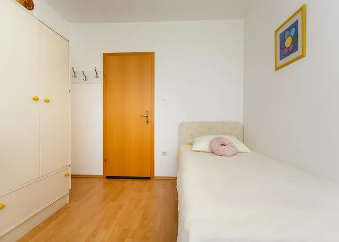 Apartment Snjezana *